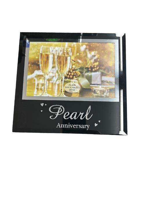 PEARL ANNIVERSERY PICTURE FRAME