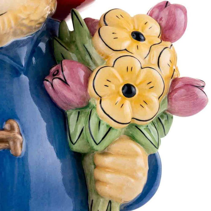 PADDINGTON LARGE FIGURINE: HOLDING FLOWERS